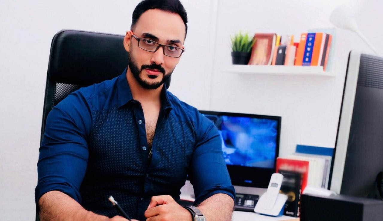 هل الامتناع الكامل عن بعض الأطعمة يعد نظاما غذائيا صحيا؟ اعرف الصحة من معتز القيعي