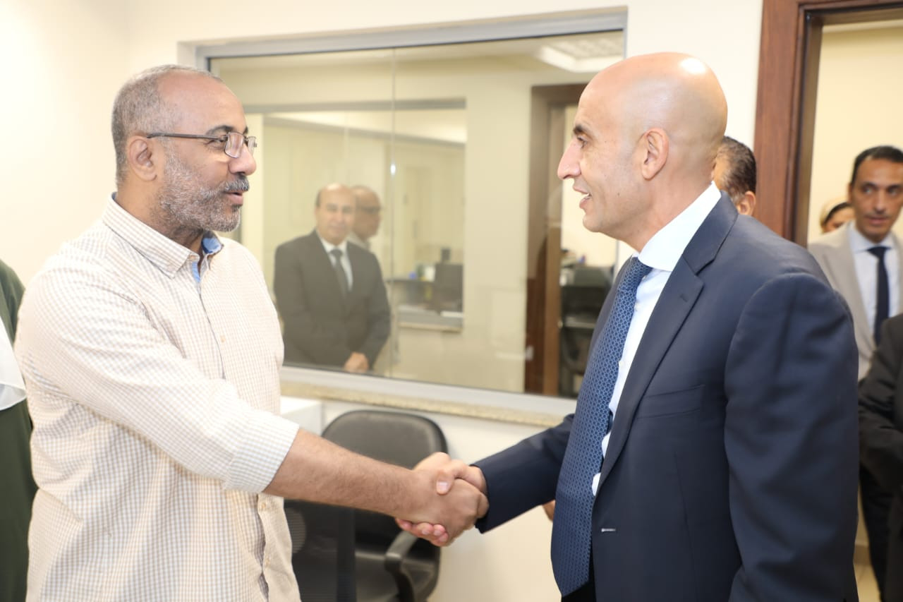 في اول ايام العمل.. وزير التعليم يجامع بقيادات الوزارة