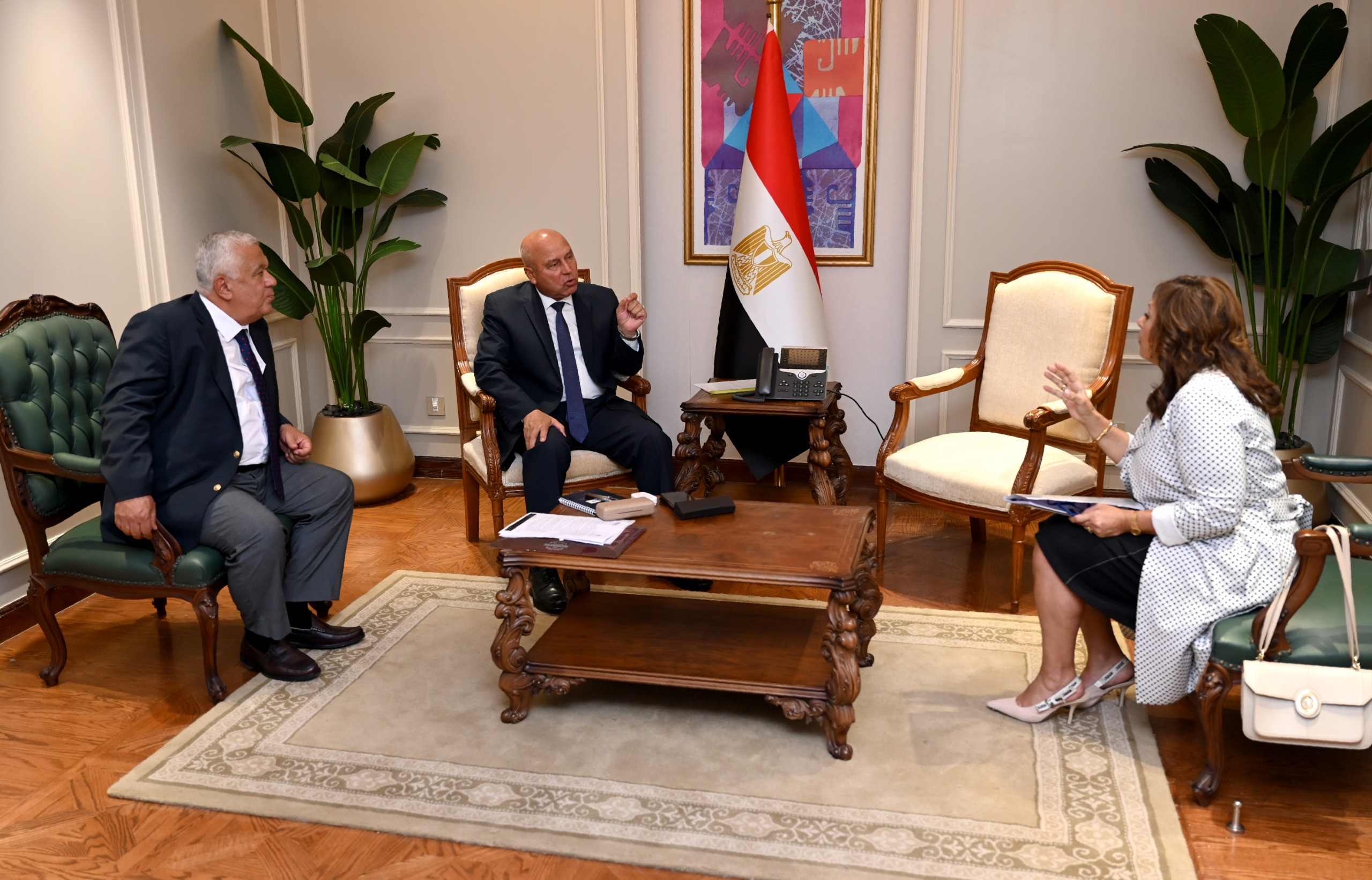 كامل الوزير خلال اللقاء كامل الوزير خلال اللقاء
