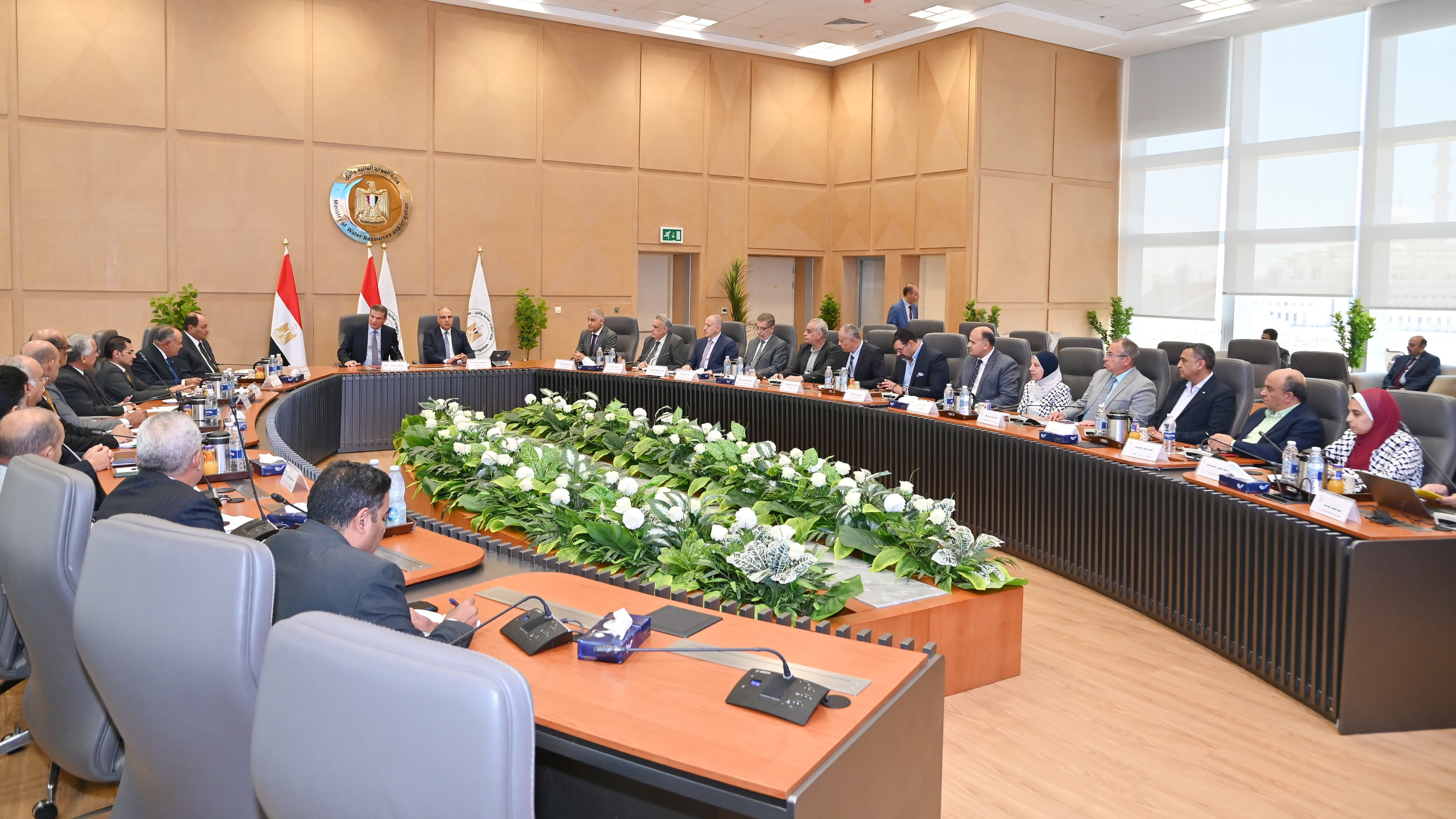 وزيرا الزراعة والري خلال الاجتماع وزيرا الزراعة والري خلال الاجتماع