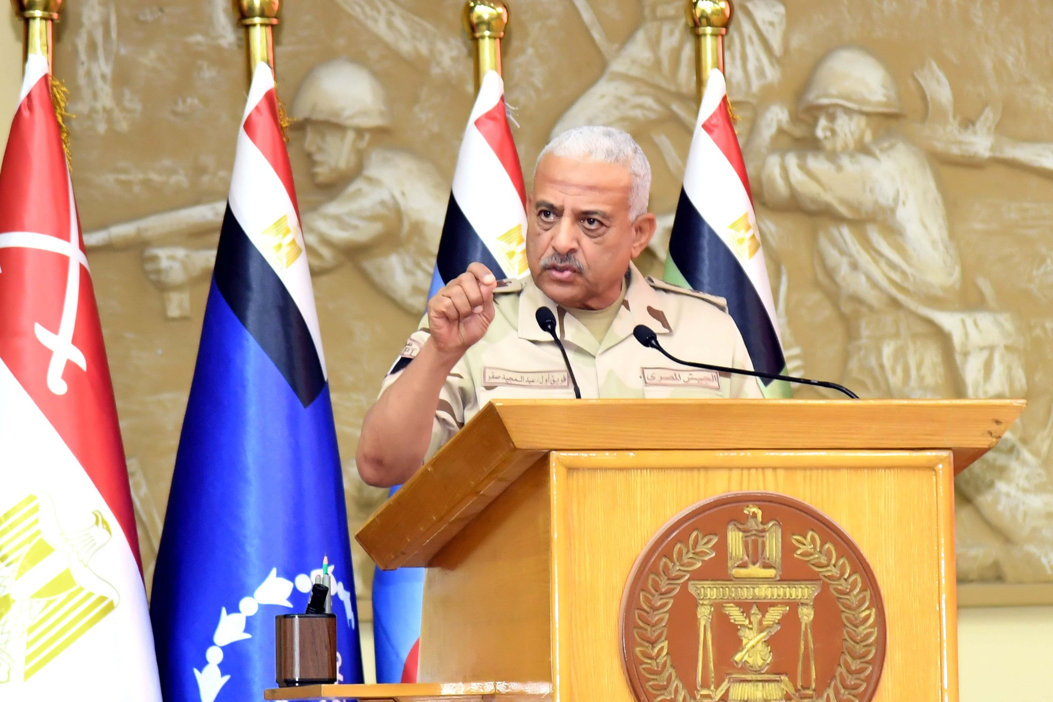 وزير الدفاع وزير الدفاع