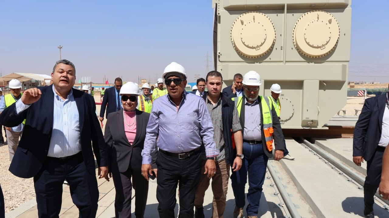 وزير الكهرباء من محطة بدر