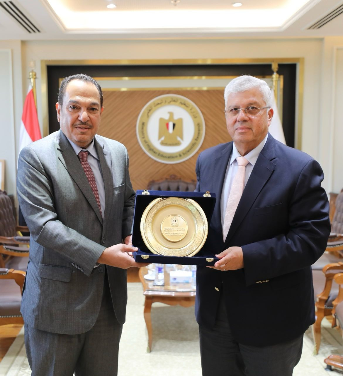 صور اللقاء