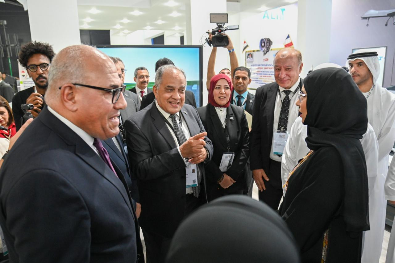 زيارة الوفد الإماراتي للجناح