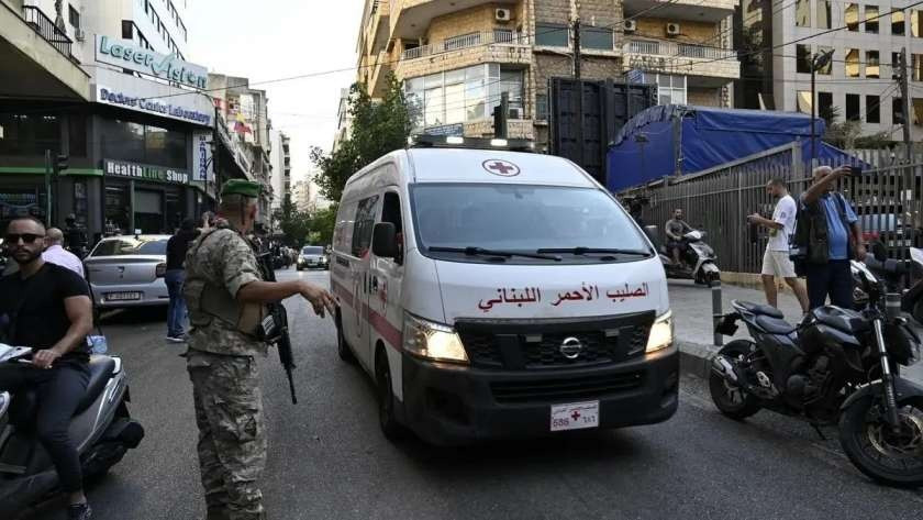 رئيس الصليب الأحمر اللبناني: أكثر من 400 مصاب نتيجة غارات الاحتلال الإسرائيلي