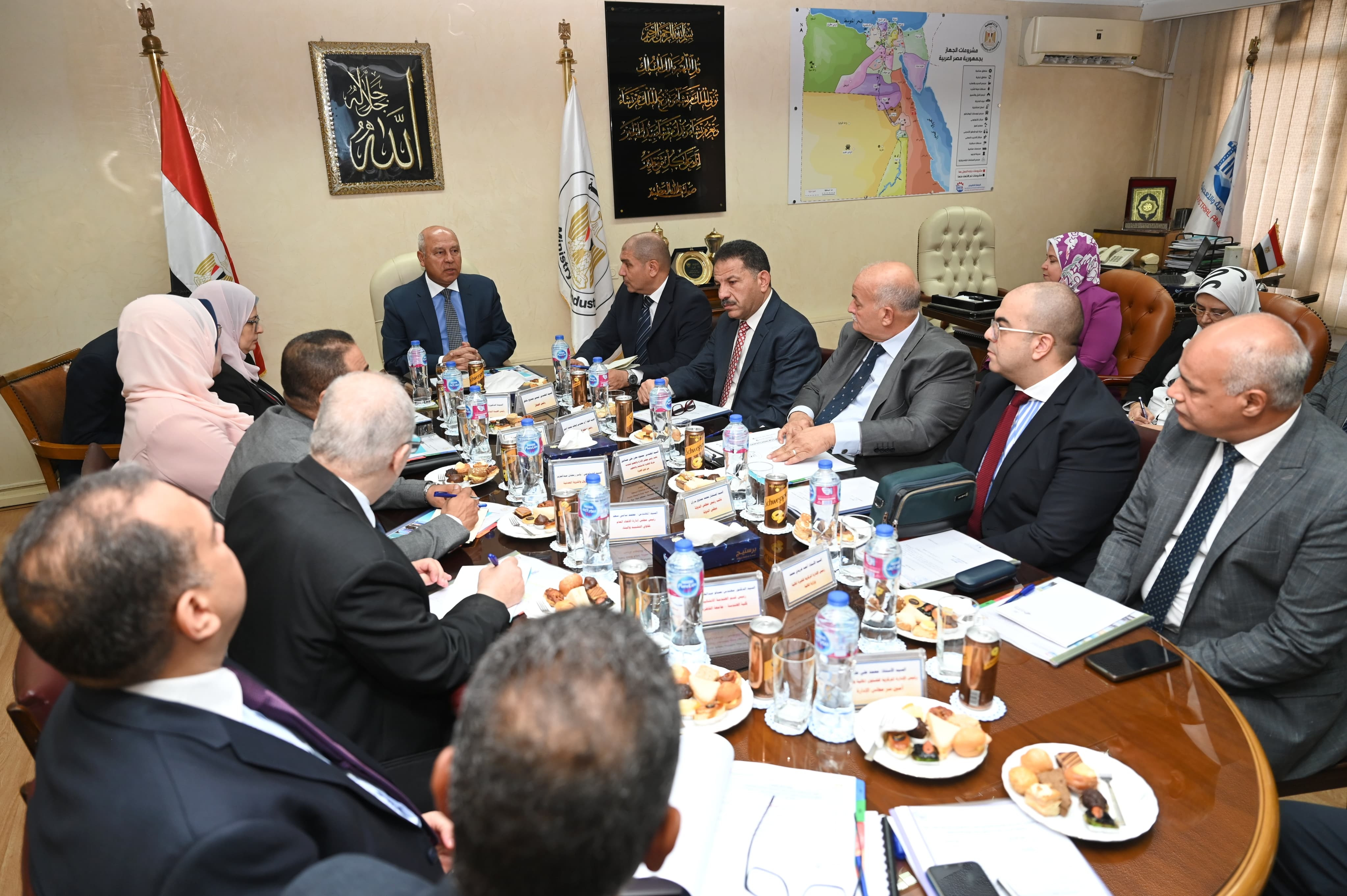 وزير الصناعة