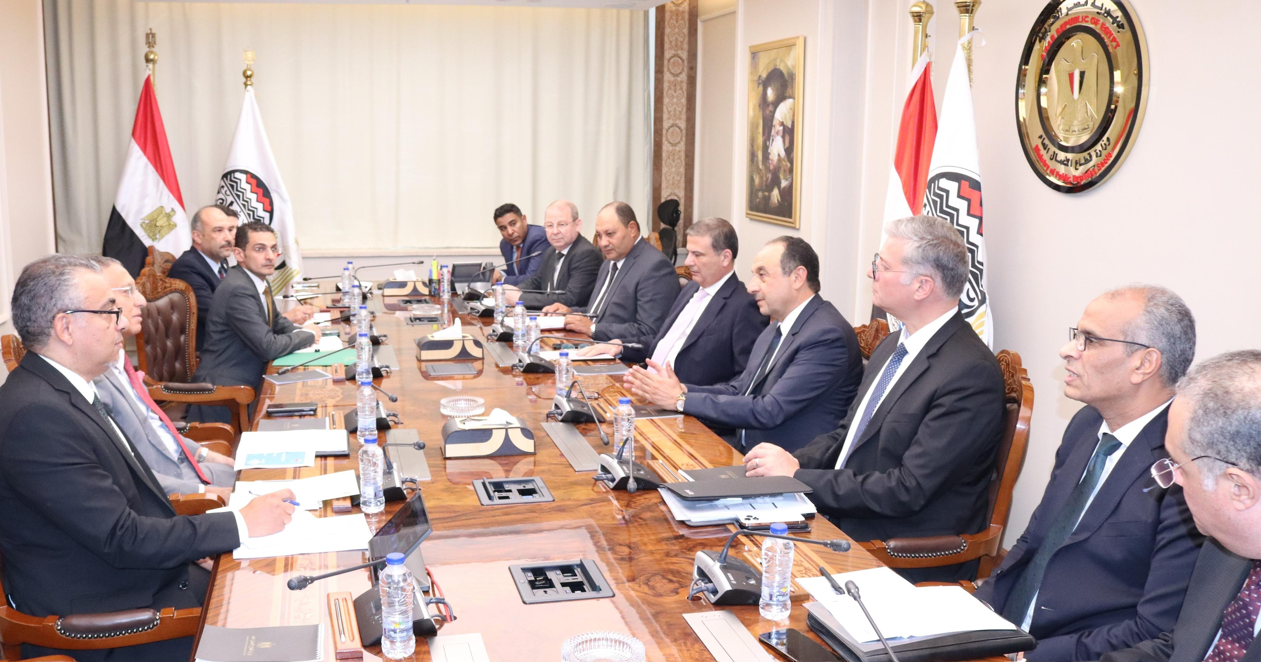 وزراء قطاع الأعمال والبترول والزراعة