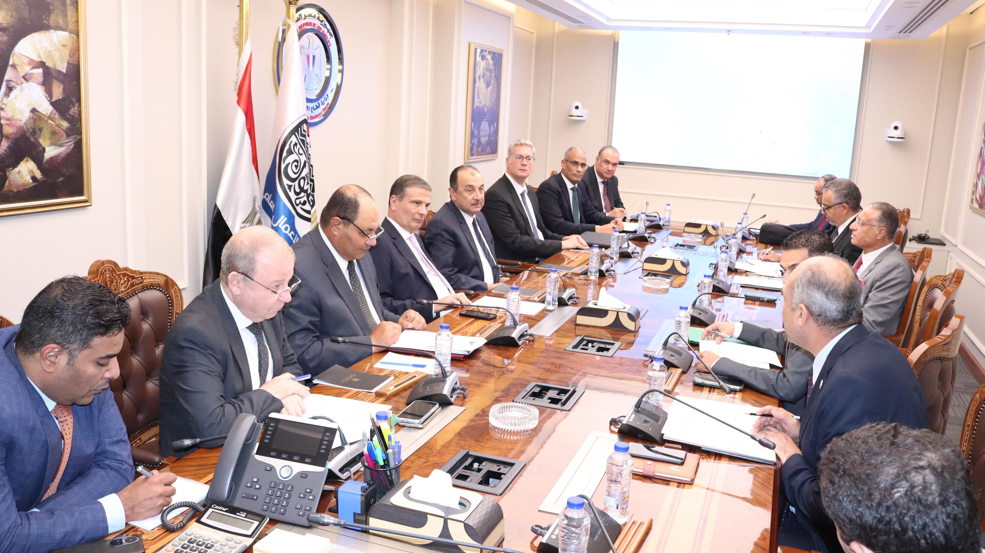 وزراء قطاع الأعمال والبترول والزراعة