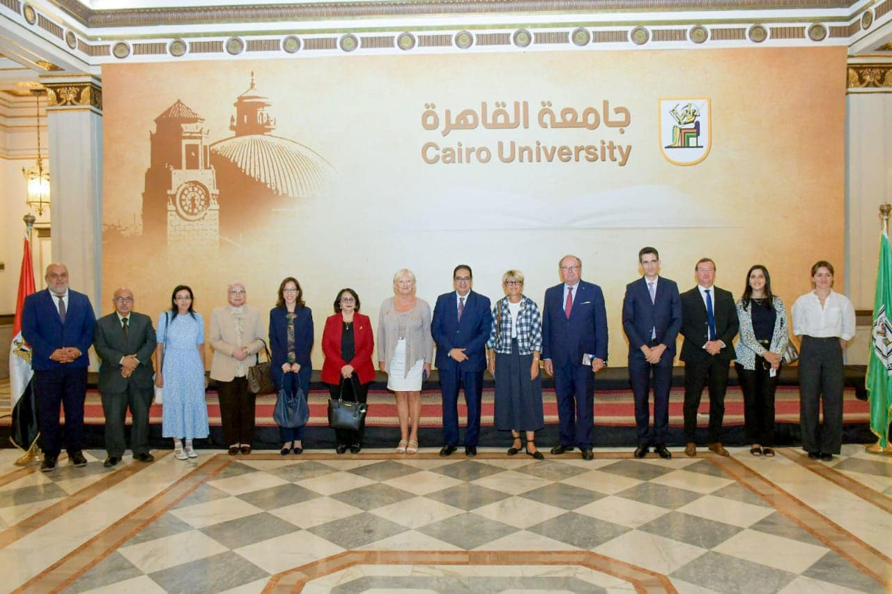 وفد من مجلس الشيوخ الفرنسي