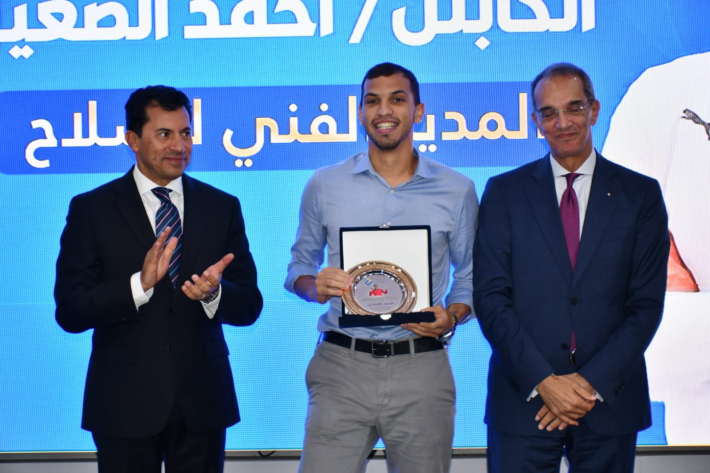 وزيرا الرياضة والاتصالات يكرمان &laquo;الجندي&raquo;