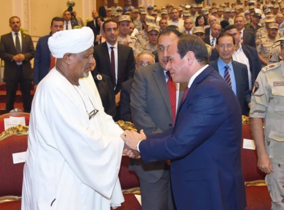 تكريم الرئيس السيسي لصاحب شفرة أكتوبر