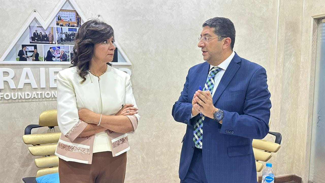 السفيرة نبيلة مكرم تزور مؤسسة راعي مصر