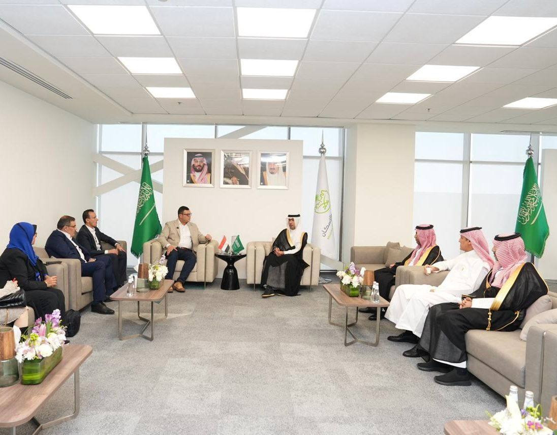 وزير الإسكان ونظيره السعودي