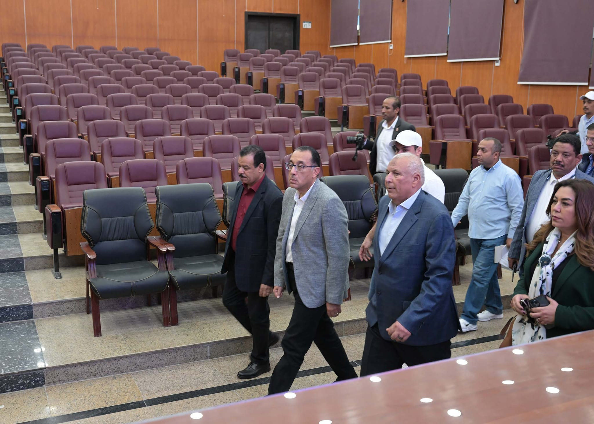 رئيس مجلس الوزراء
