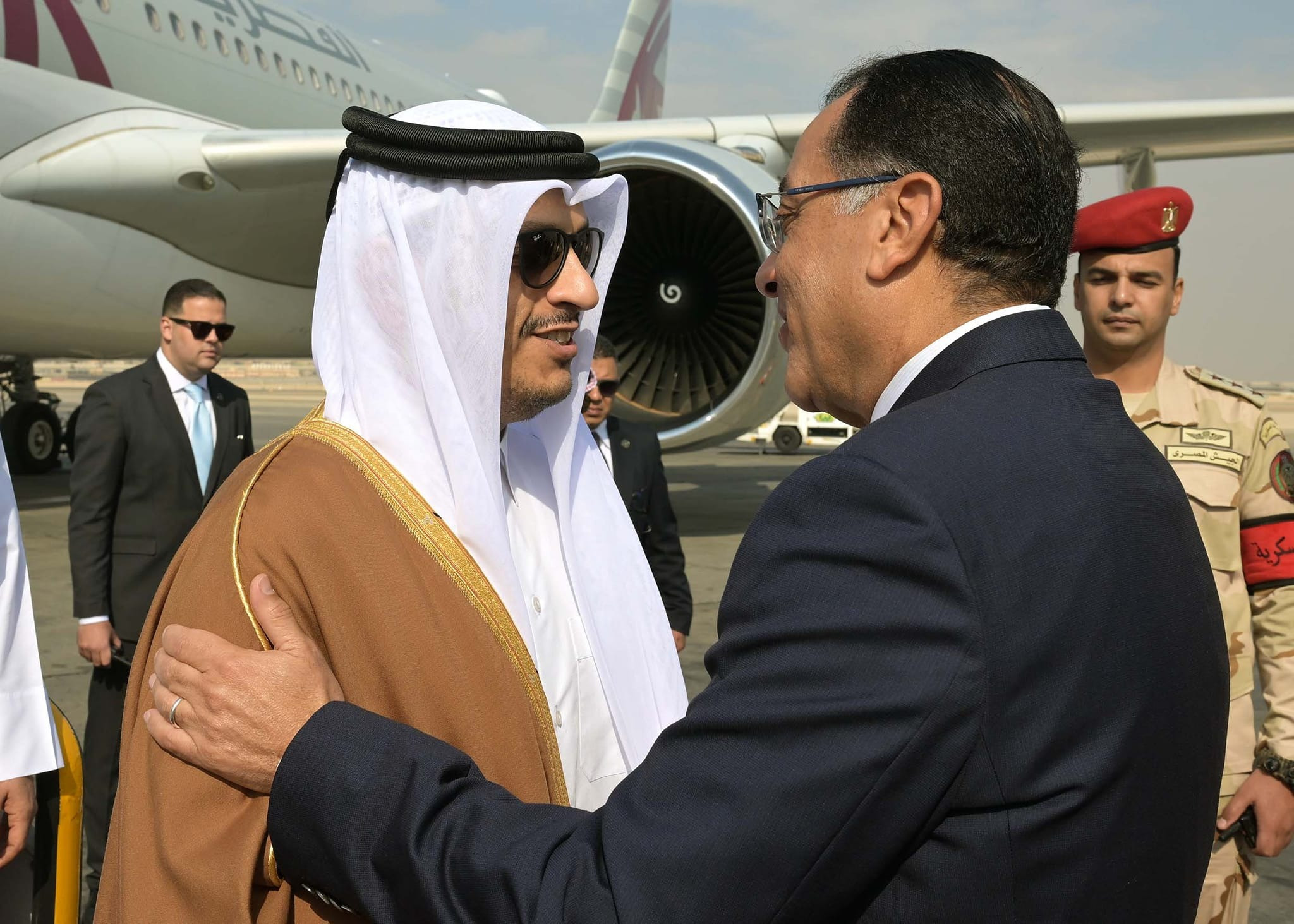 رئيس الوزراء يستقبل نظيره القطري