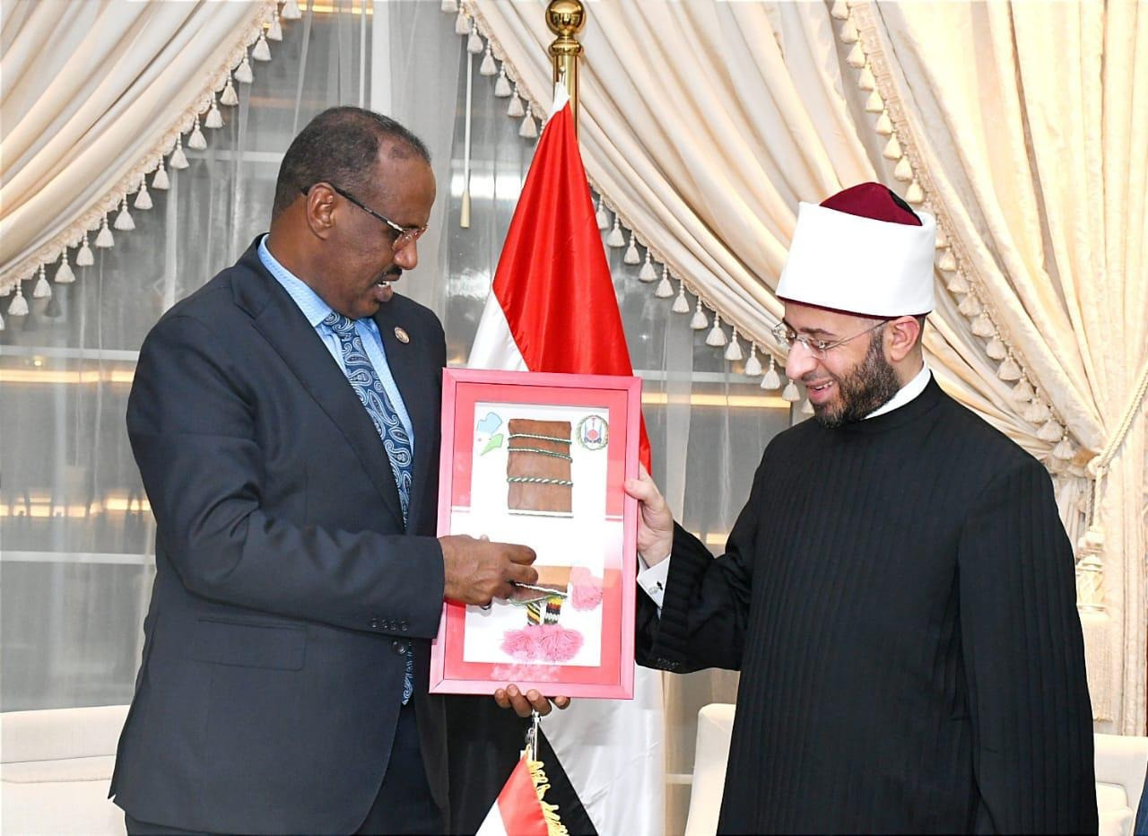 وزير الأوقاف خلال اللقاء