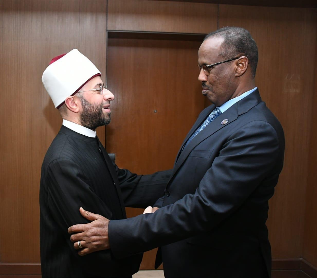 وزير الأوقاف خلال اللقاء