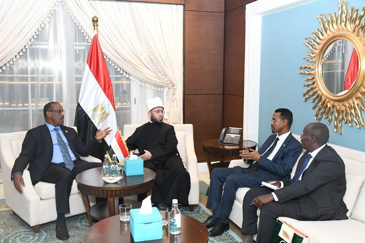 وزير الأوقاف خلال اللقاء