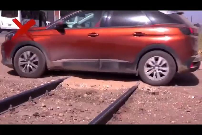 النقل تطالب بعدم إقامة معابر غير شرعية