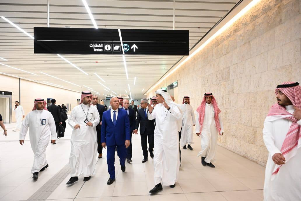 وزير النقل يزور مترو الرياض
