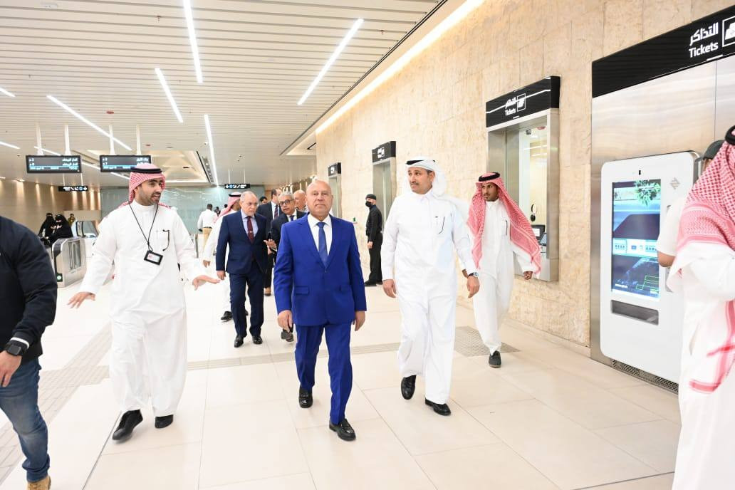وزير النقل يزور مترو الرياض