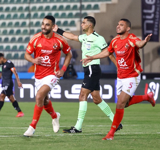 مباراة الأهلي وبتروجيت