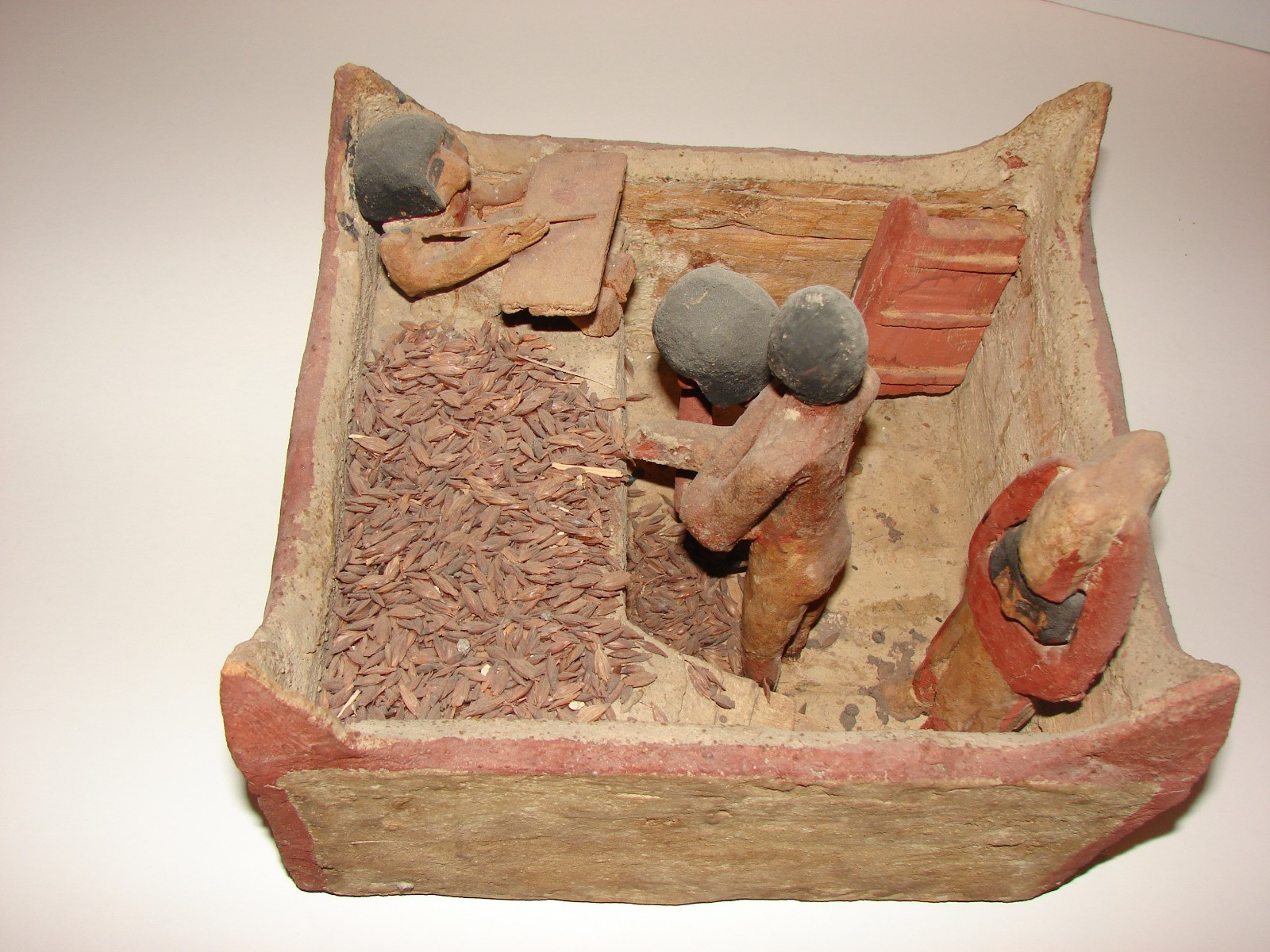 القطع الأثرية