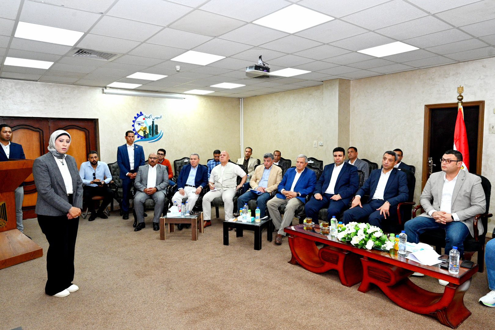 وزير الإسكان خلال اللقاء