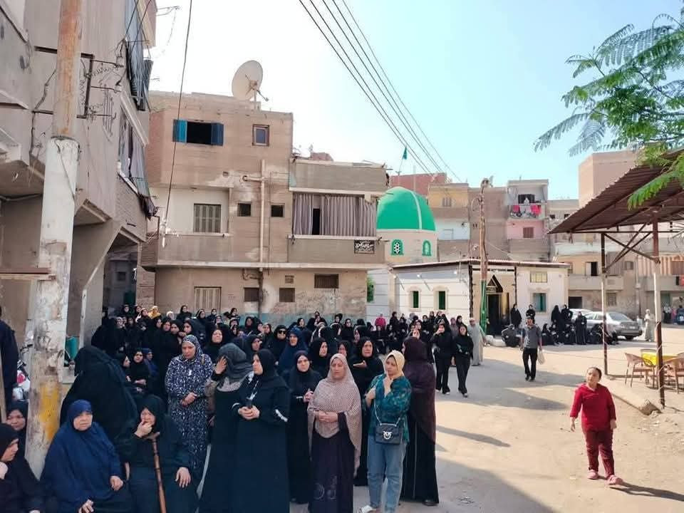 أهالي الزقازيق يشيعون جثمان طالبة كلية العلوم