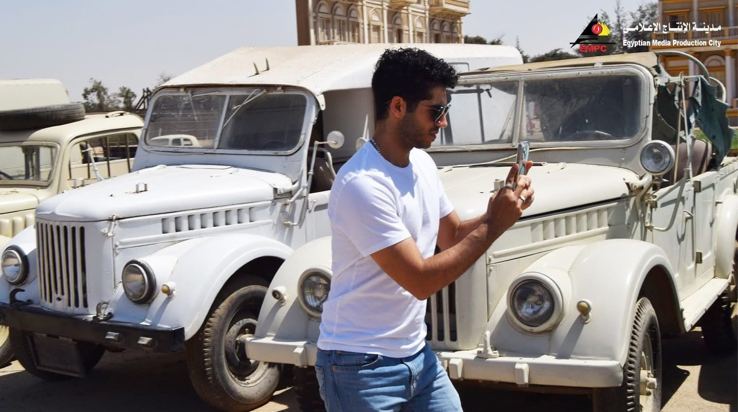 النجم العالمي مينا مسعود يزور مدينة الإنتاج الإعلامي