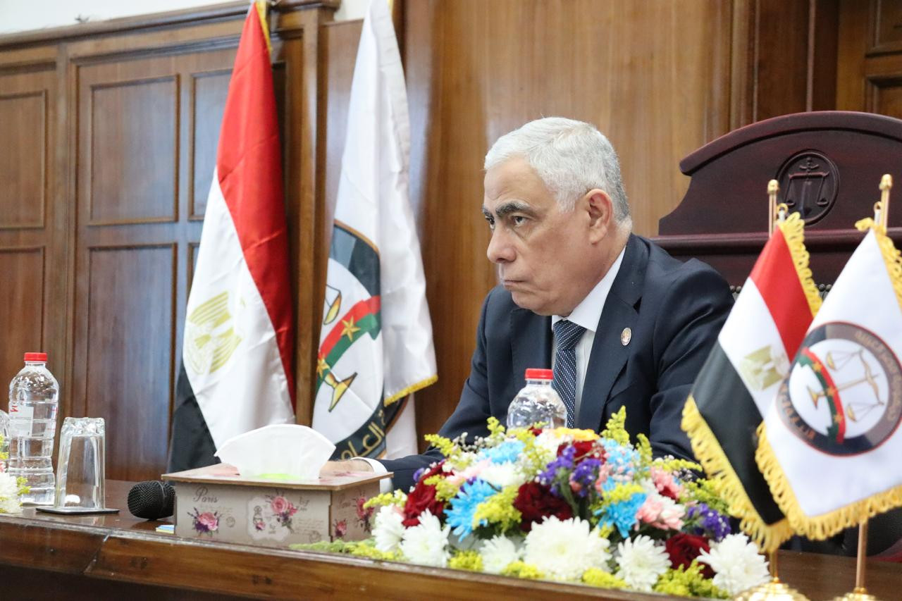 النائب العام يلتقي بأعضاء النيابة العامة وموظفيها بدائرة نيابة استئناف