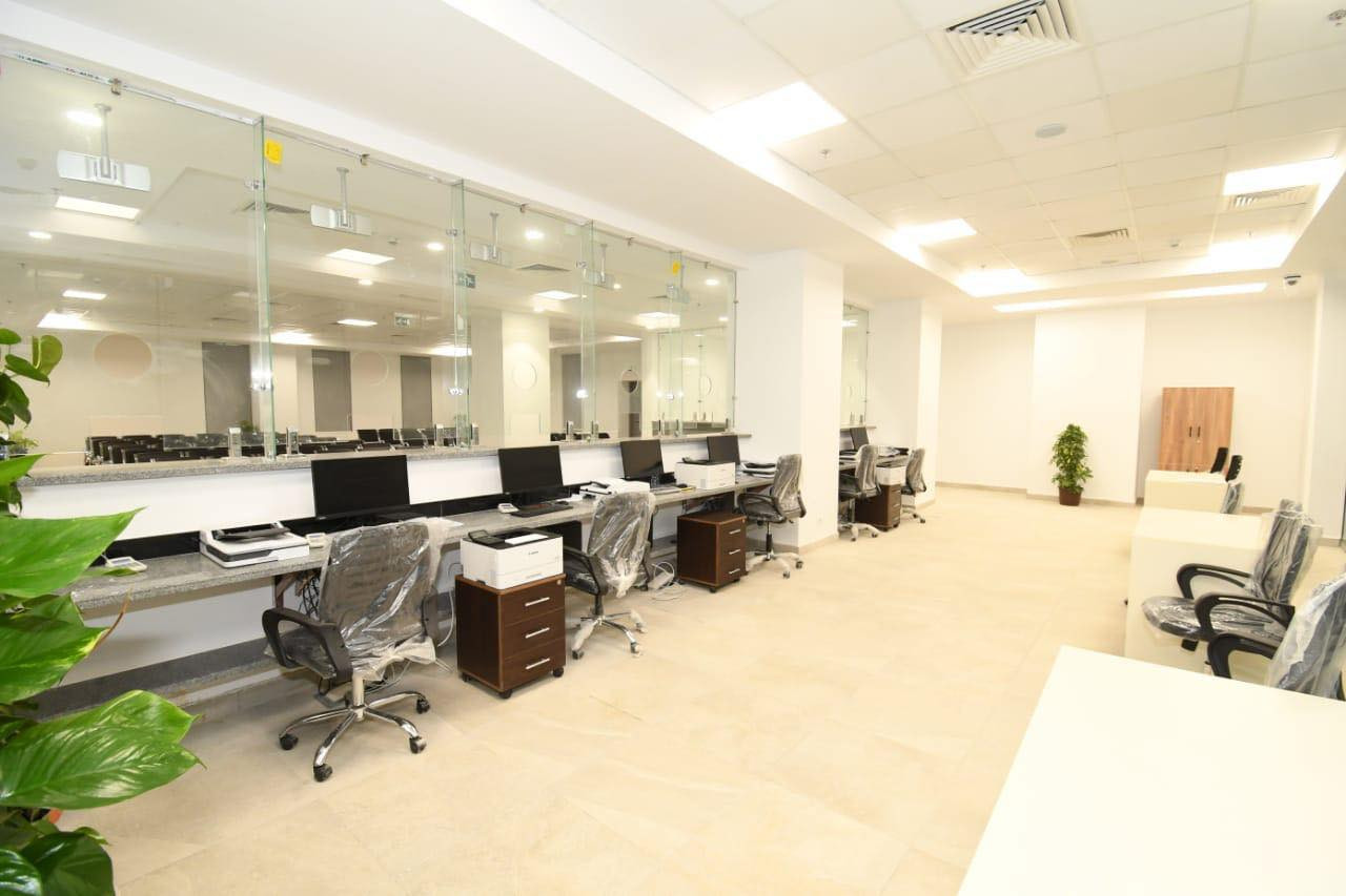 وزير الإسكان يتفقد سير العمل بمشروعات التطوير بمارينا