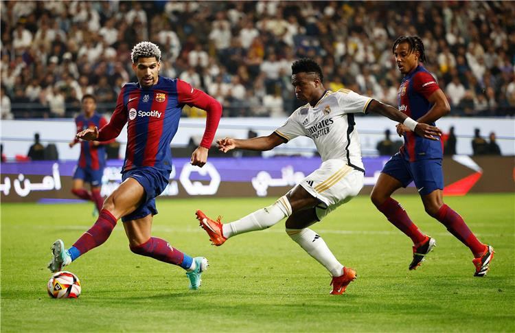 تحديد موعد مباراة الكلاسيكو بين برشلونة وريال مدريد في الدوري الإسباني