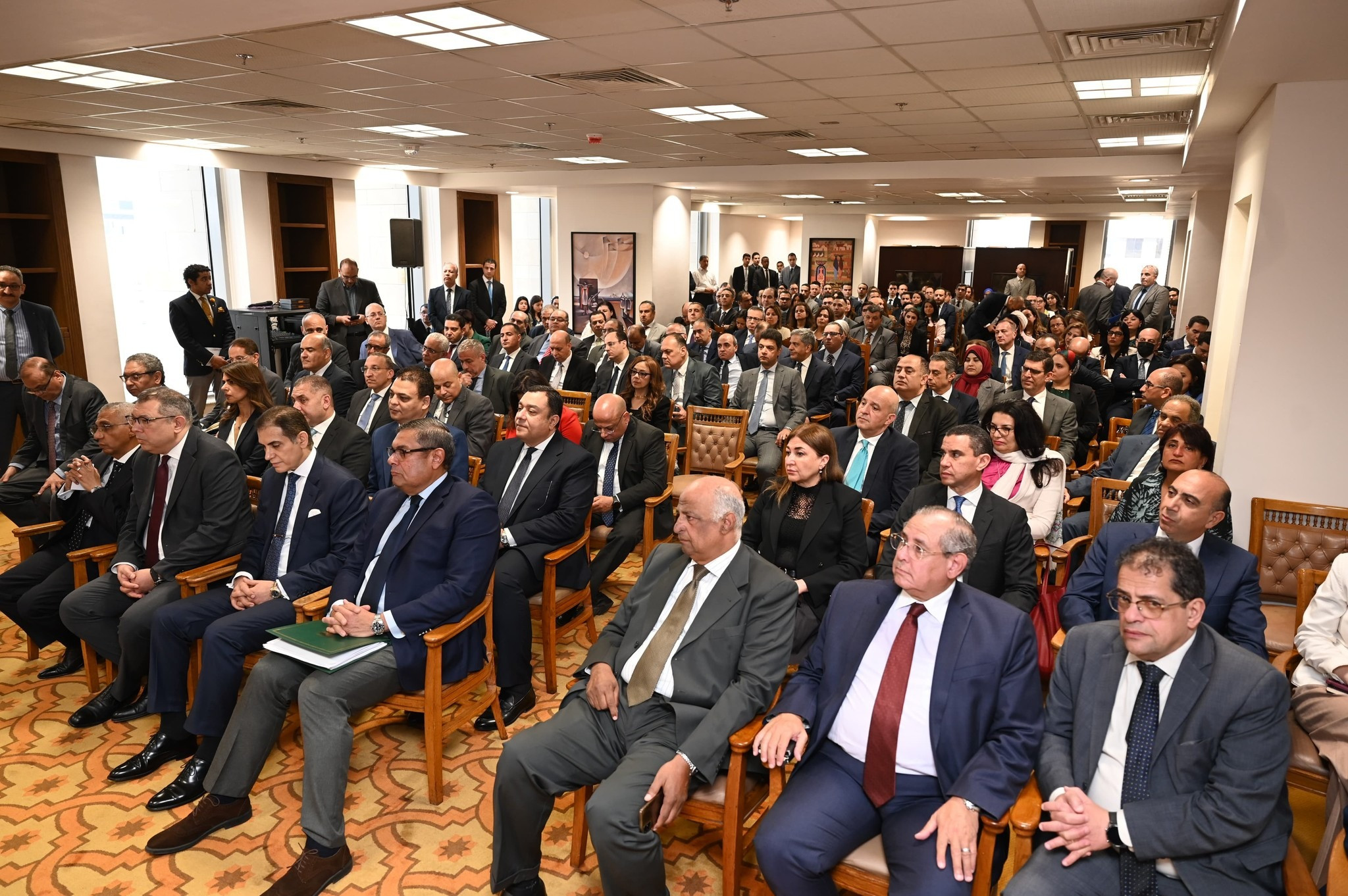 وزير الخارجية يستقبل وزير الصناعة والنقل