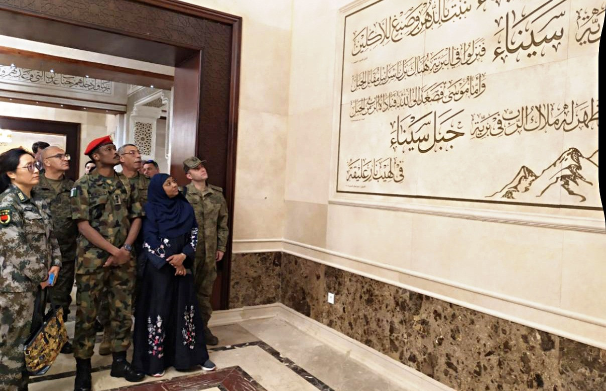 زيارة أعضاء التمثيل العسكري العرب والأجانب