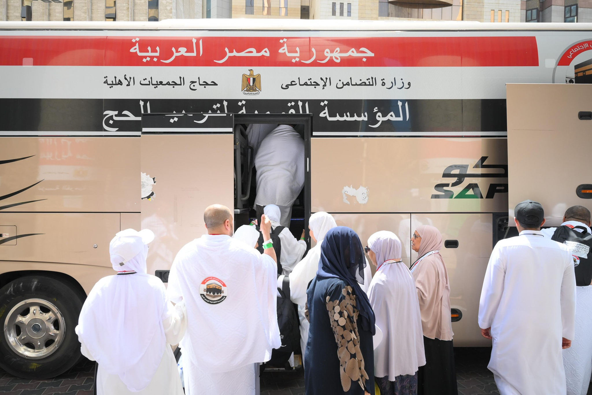 التضامن تواصل تفويج حجاج الجمعيات الأهلية إلى الأراضي المقدسة