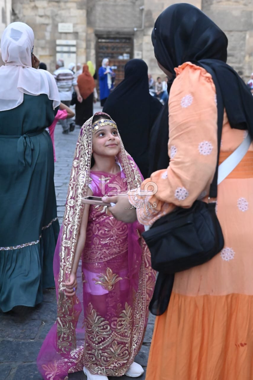 احتفالات العيد في شارع المعز والحسين