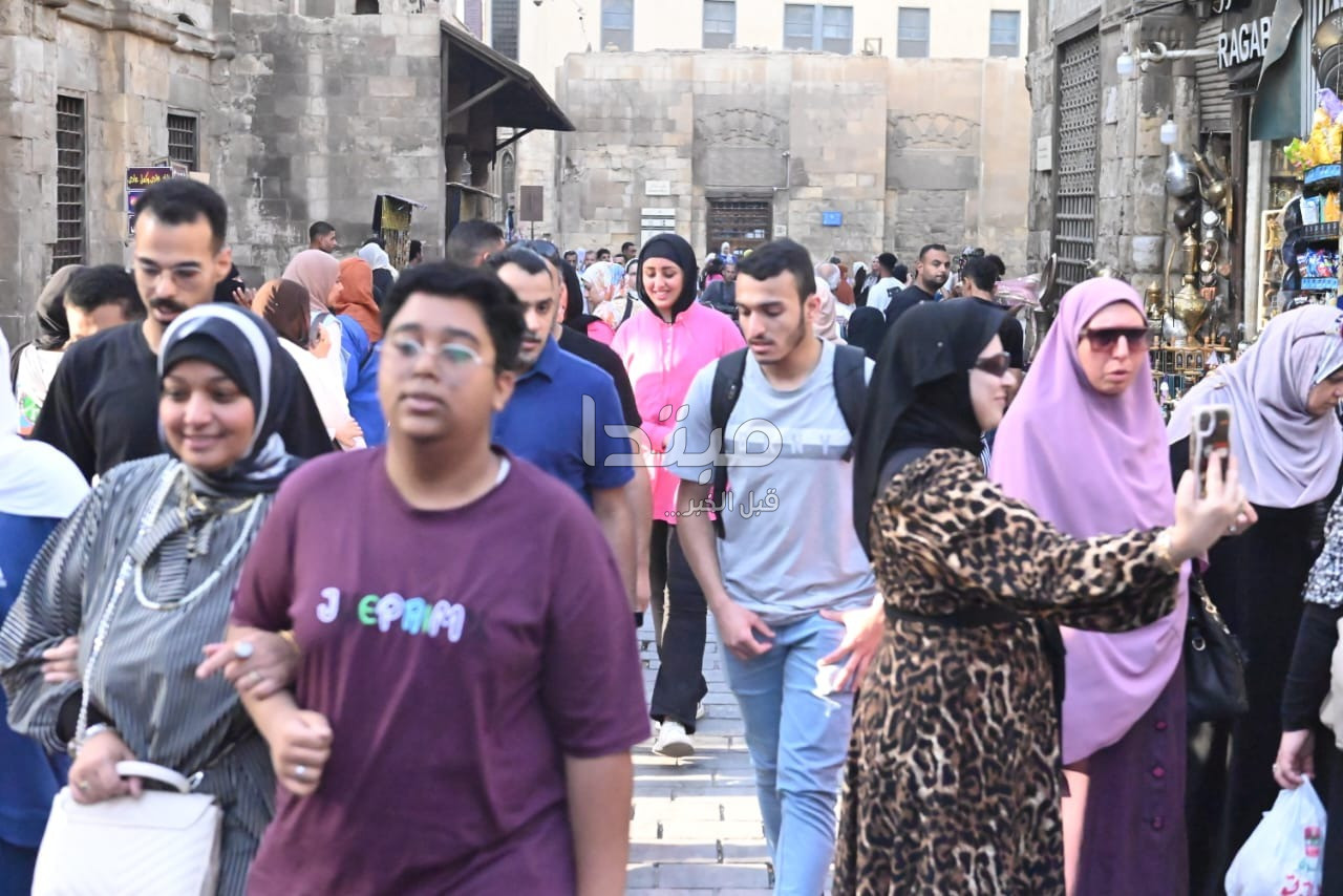 احتفالات العيد في شارع المعز والحسين