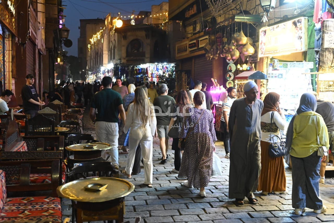 احتفالات العيد في شارع المعز والحسين