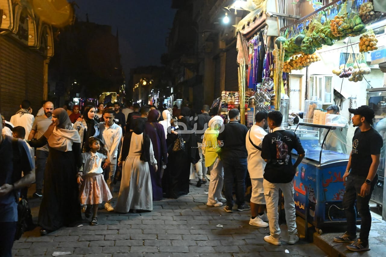 احتفالات العيد في شارع المعز والحسين