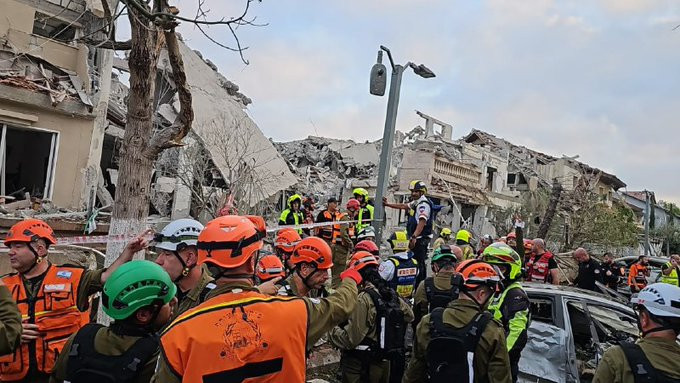 إصابة 15 إسرائيلياً إثر سقوط صواريخ على بيت شيمش غرب القدس المحتلة