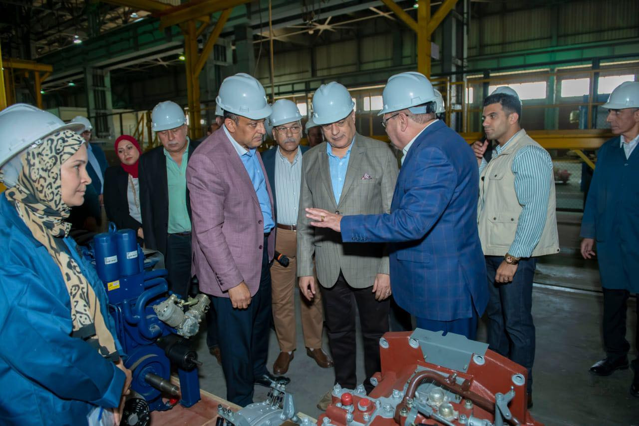 وزير الإنتاج الحربي