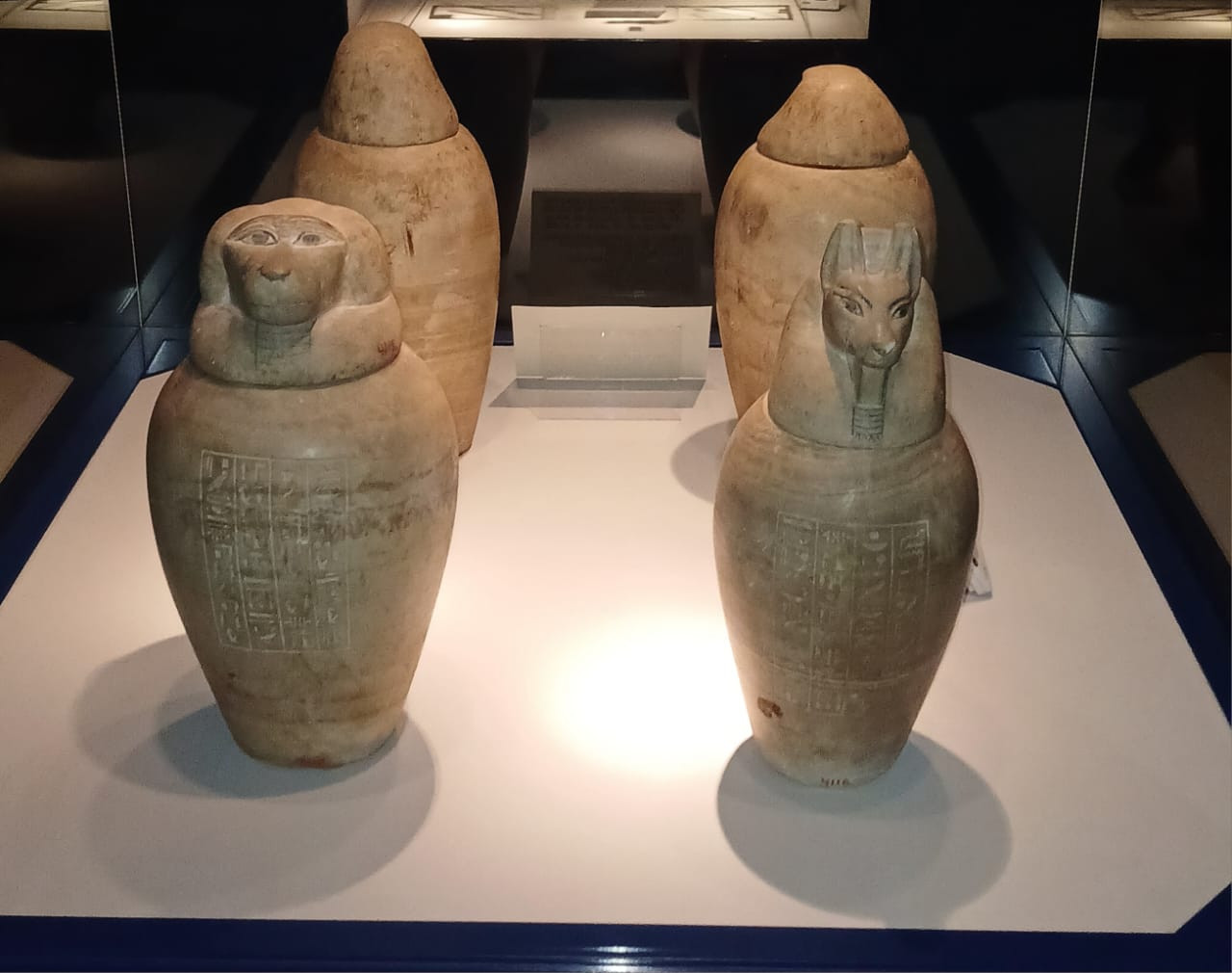 القطع الأثرية المختارة