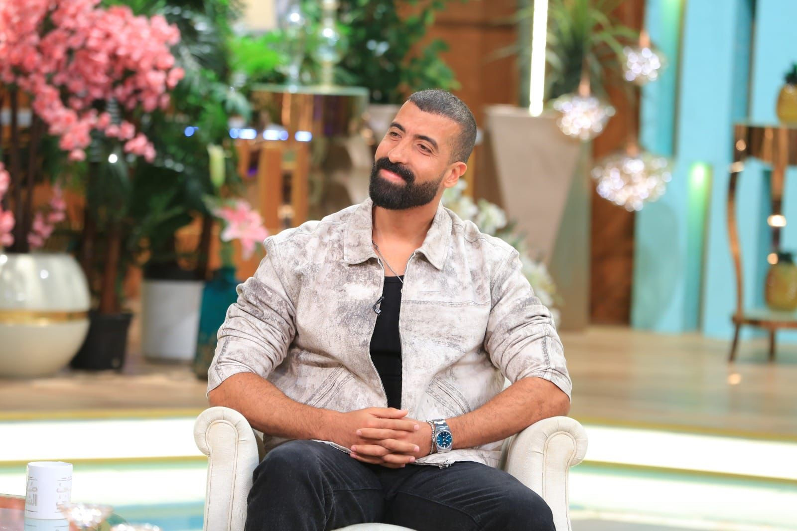معكم منى الشاذلي