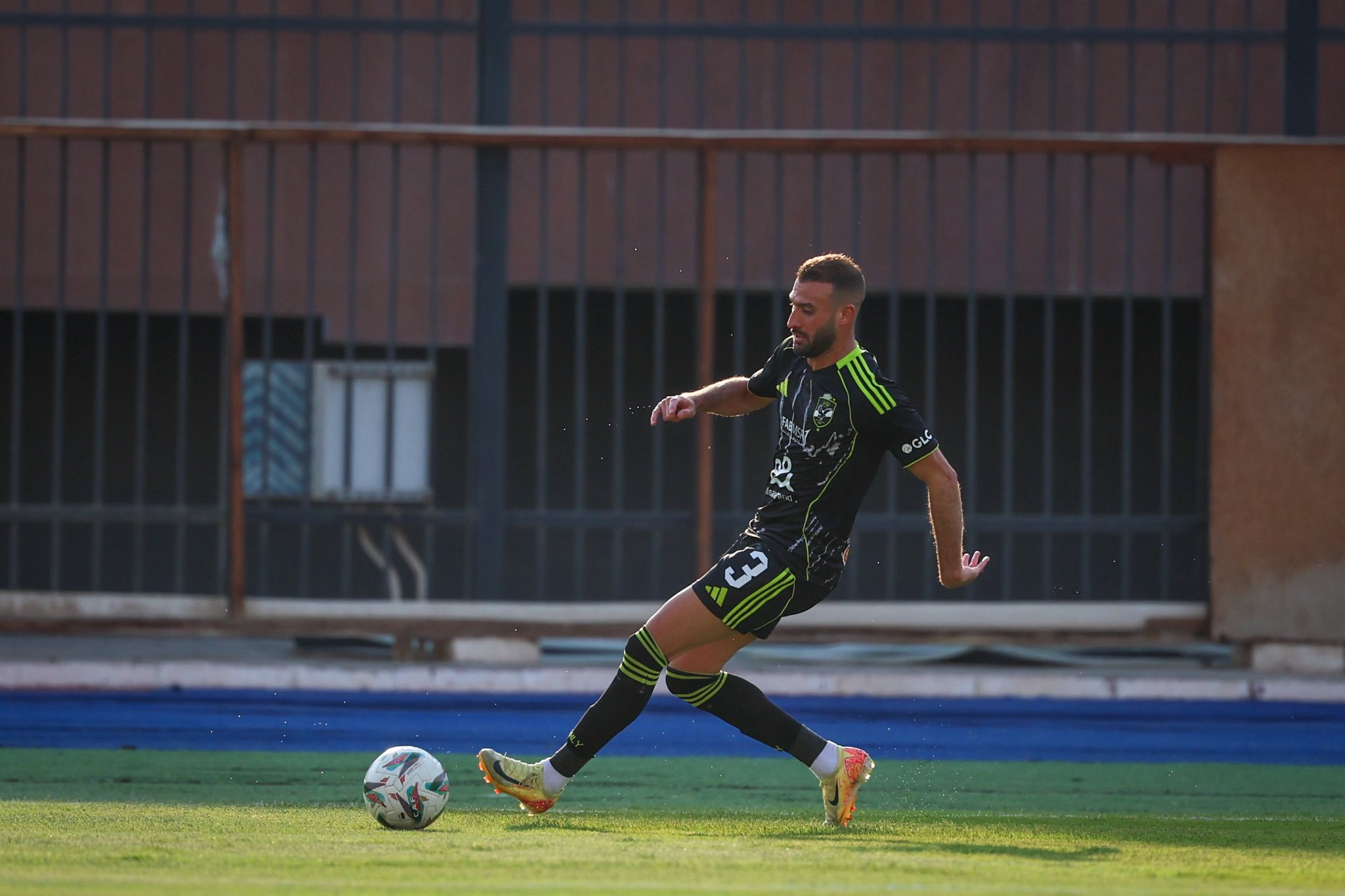 الأهلي ومنتخب الشباب