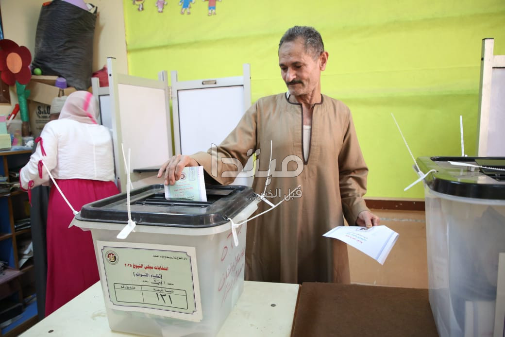 توافد أهالي العياط على لجان الاقتراع
