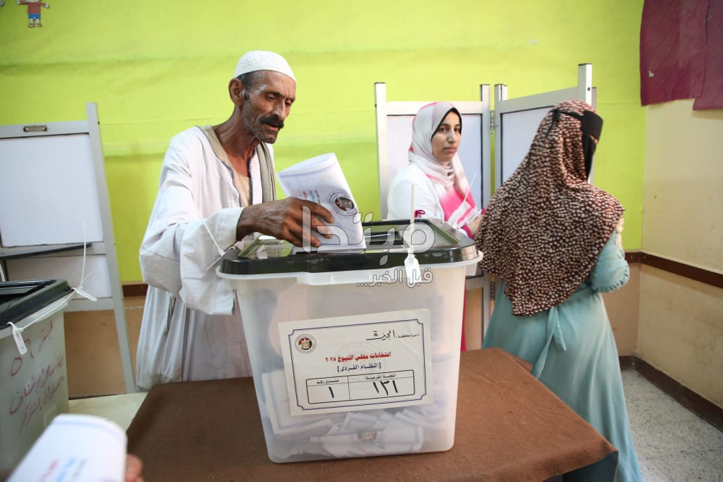 توافد أهالي العياط على لجان الاقتراع