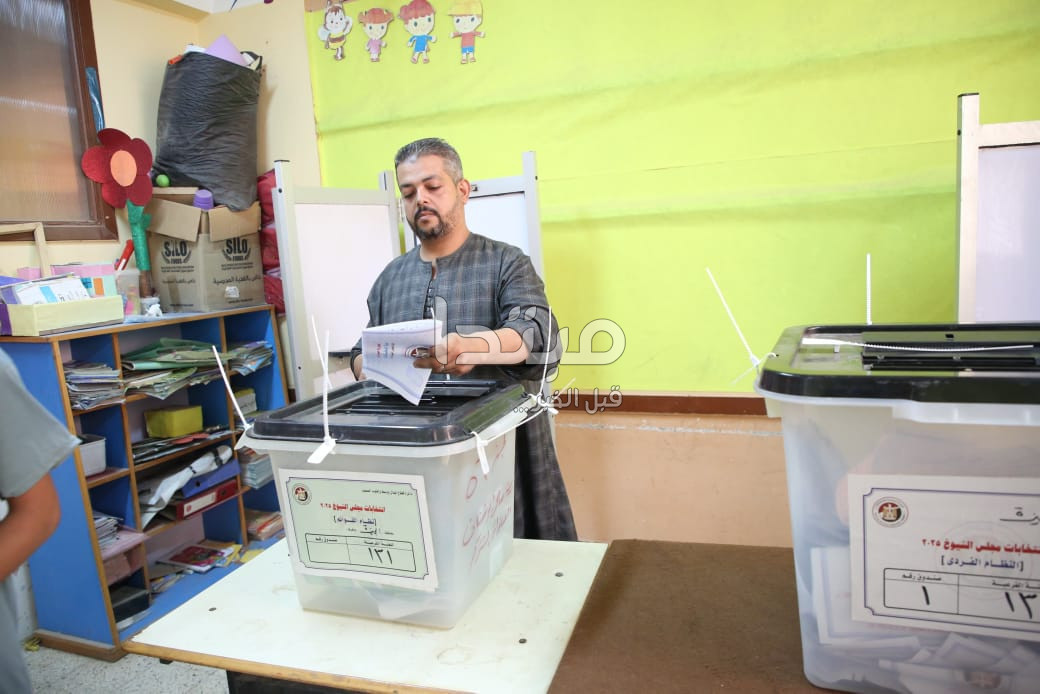 توافد أهالي العياط على لجان الاقتراع