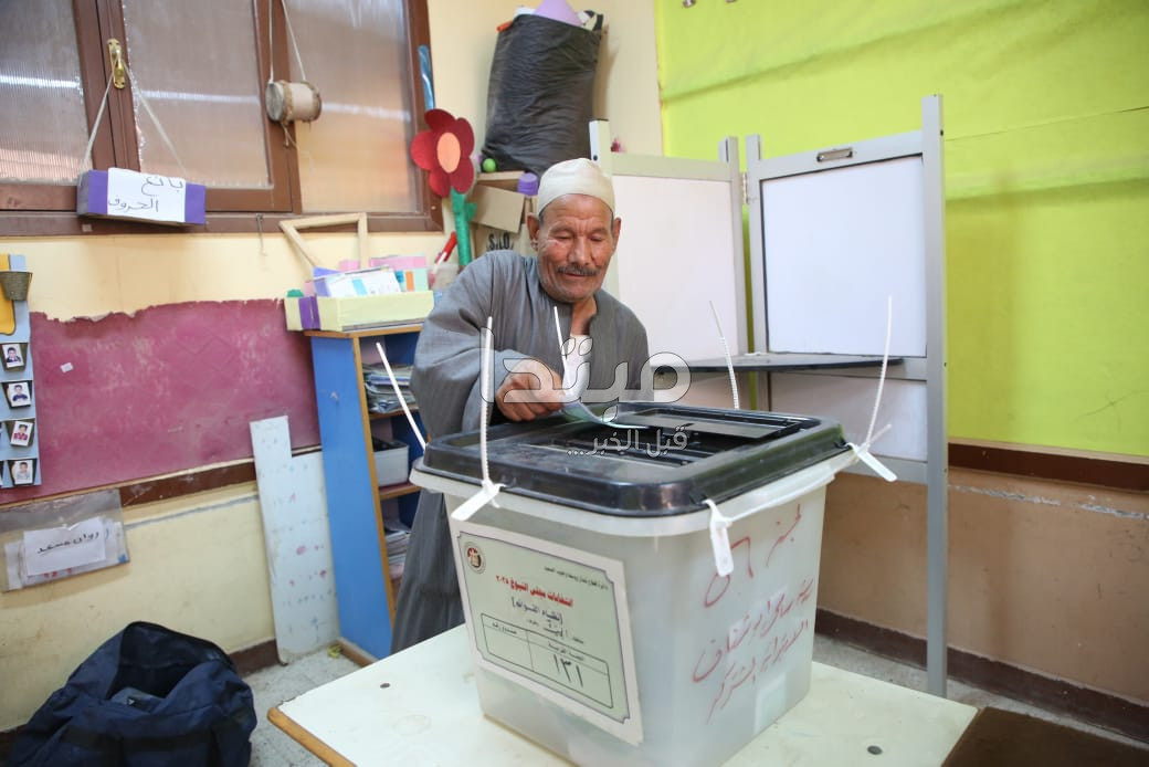 توافد أهالي العياط على لجان الاقتراع