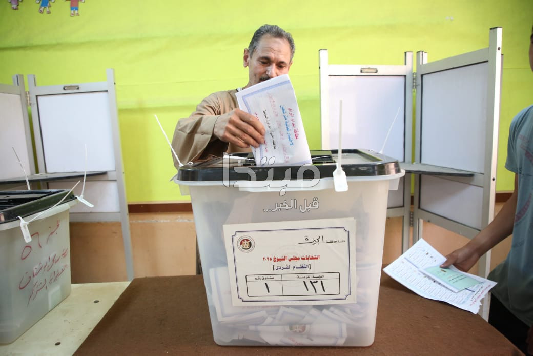 توافد أهالي العياط على لجان الاقتراع